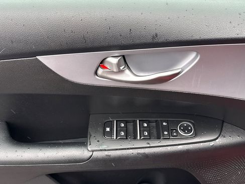 Used 2022 Kia Forte LXS w/ LXS Technology Package image 10