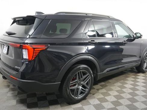 Certified 2025 Ford Explorer ST-Line w/ ST-Line Street Pack image 3