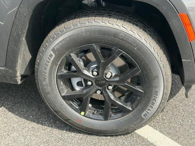 New 2026 Jeep Grand Cherokee Altitude AWD/4WD image 11