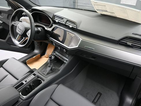 Used 2025 Audi Q3 2.0T Premium w/ Convenience Package AWD/4WD image 12