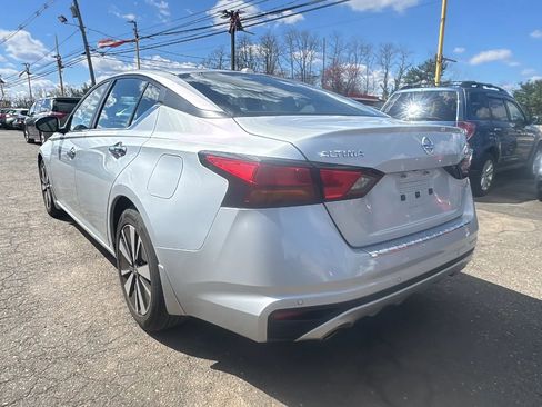 Used 2022 Nissan Altima 2.5 SV w/ SV Premium Package image 7