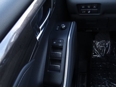 New 2026 Toyota Highlander Platinum AWD/4WD image 29