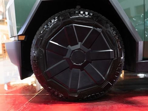 Used 2024 Tesla Cybertruck Cyberbeast image 22