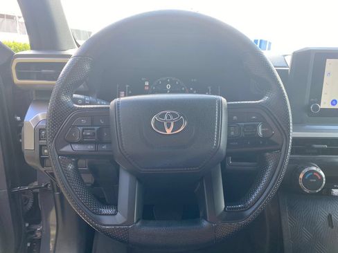 Used 2025 Toyota Tacoma SR5 AWD/4WD image 32
