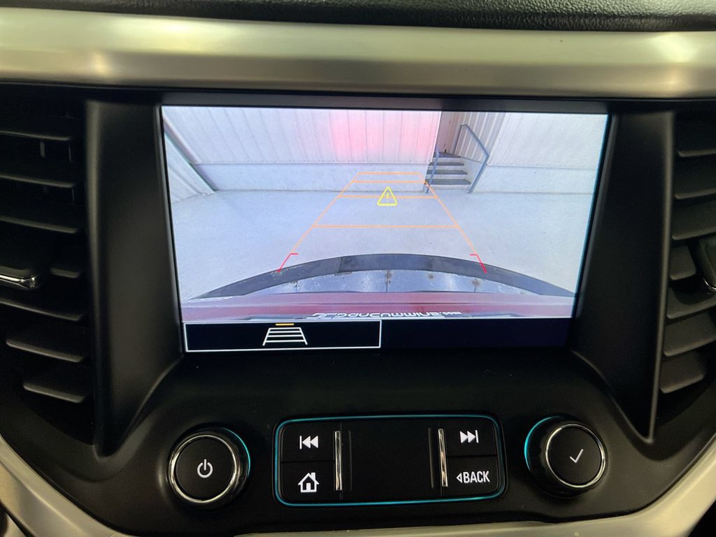 Used 2020 GMC Acadia SLE w/ Driver Convenience Package AWD/4WD image 15