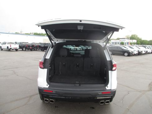 Used 2026 GMC Acadia Elevation w/ Black Edition AWD/4WD image 9