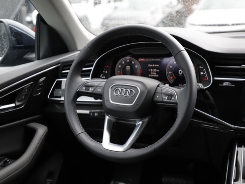 Used 2024 Audi Q8 Premium Plus w/ Premium Plus Package image 14
