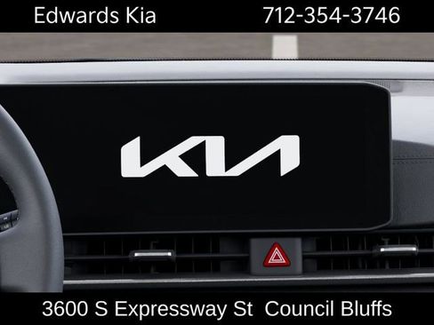 New 2026 Kia Carnival LX FWD image 22