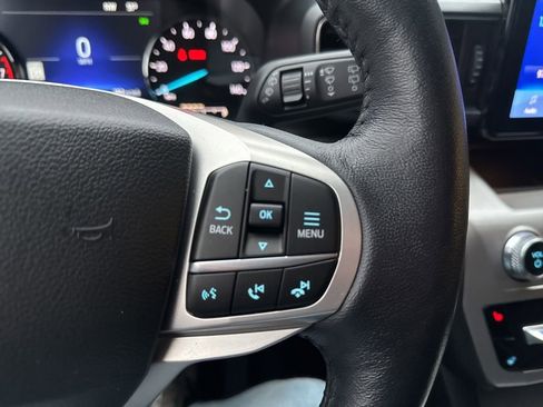 Used 2022 Ford Explorer XLT w/ Equipment Group 202A image 56