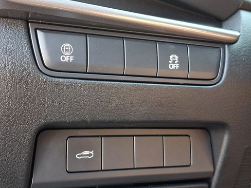 Used 2023 MAZDA MAZDA3 s FWD image 22