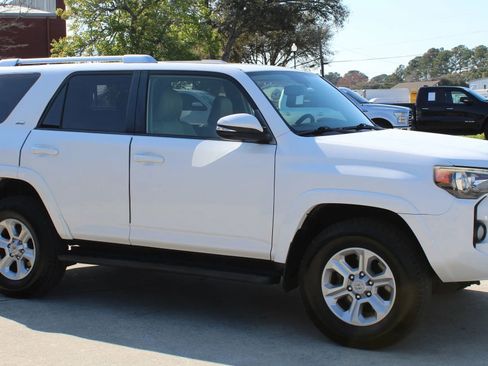 Used 2014 Toyota 4Runner SR5 Premium image 7