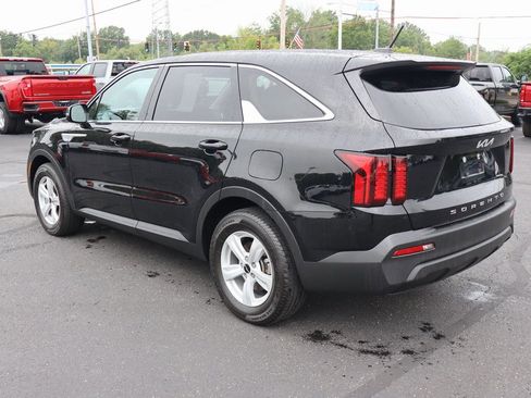 Used 2022 Kia Sorento LX image 33