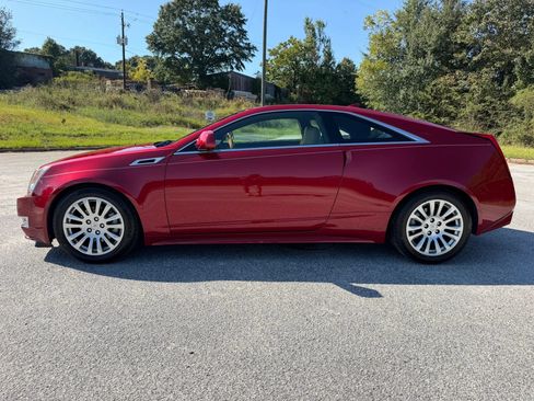 Used 2011 Cadillac CTS Premium RWD image 2