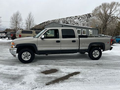 Used 2002 GMC Sierra 1500 4x4 Crew Cab HD image 2