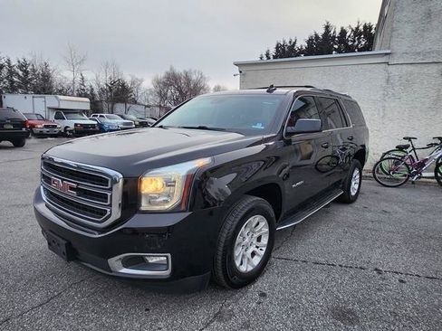 Used 2017 GMC Yukon SLT AWD/4WD image 3
