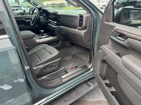 Certified 2025 Chevrolet Silverado 1500 LTZ AWD/4WD image 13