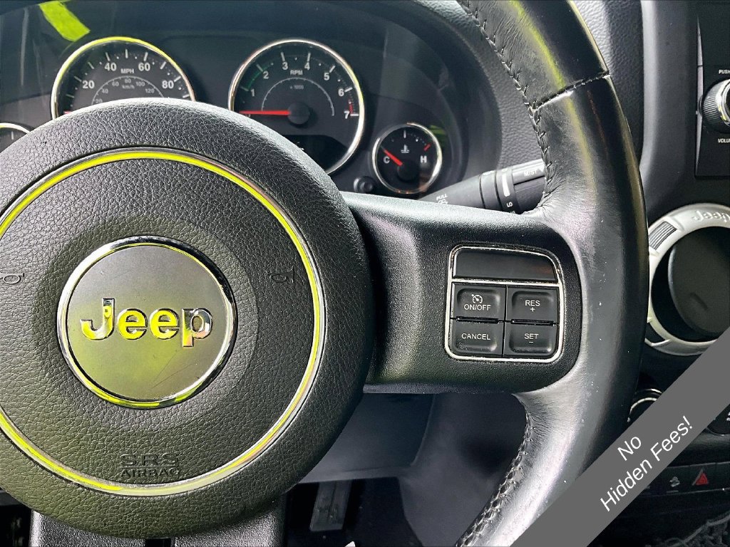 Used 2014 Jeep Wrangler Unlimited Sahara w/ Connectivity Group AWD/4WD image 11