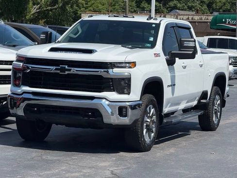 Used 2024 Chevrolet Silverado 2500 LT w/ All Star Edition AWD/4WD image 3