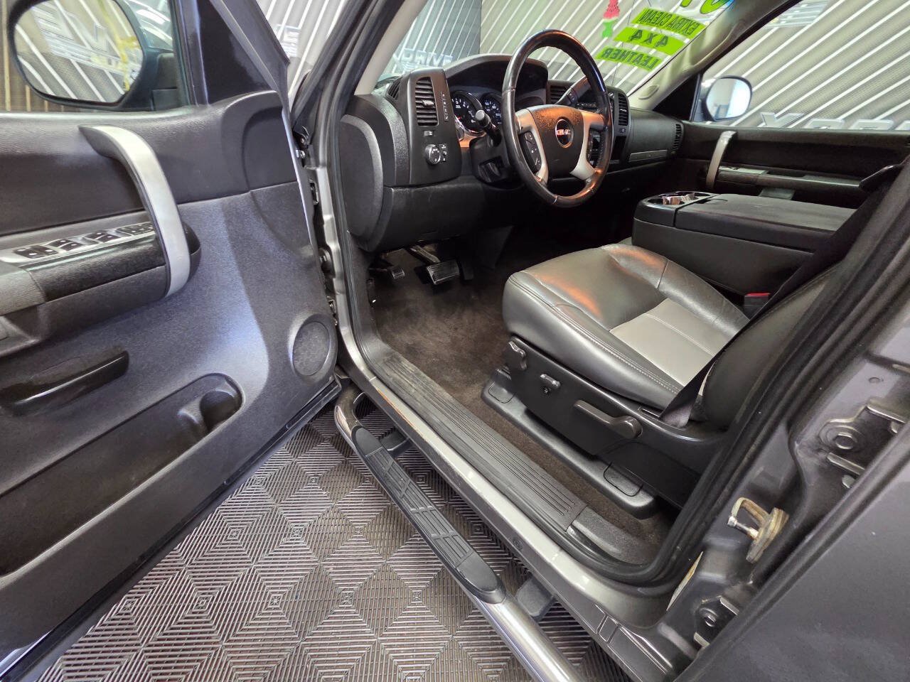 Used 2009 GMC Sierra 1500 SLE w/ Power Pack Plus AWD/4WD image 19