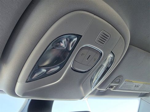 Used 2019 Jeep Compass Altitude image 24