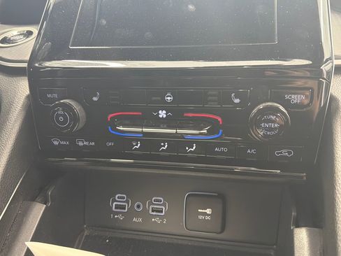 Certified 2024 Jeep Grand Cherokee Altitude AWD/4WD image 26