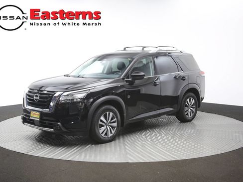 Used 2023 Nissan Pathfinder SL AWD/4WD image 56