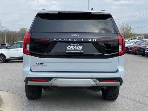 Used 2025 Ford Expedition Platinum AWD/4WD image 6