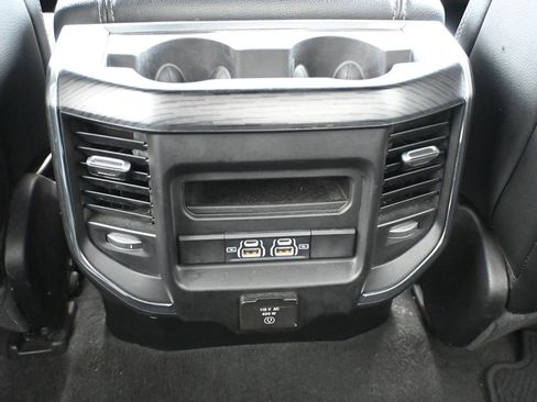 Used 2024 RAM 1500 Laramie RWD image 31