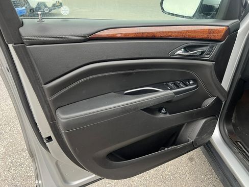 Used 2016 Cadillac SRX Luxury image 12