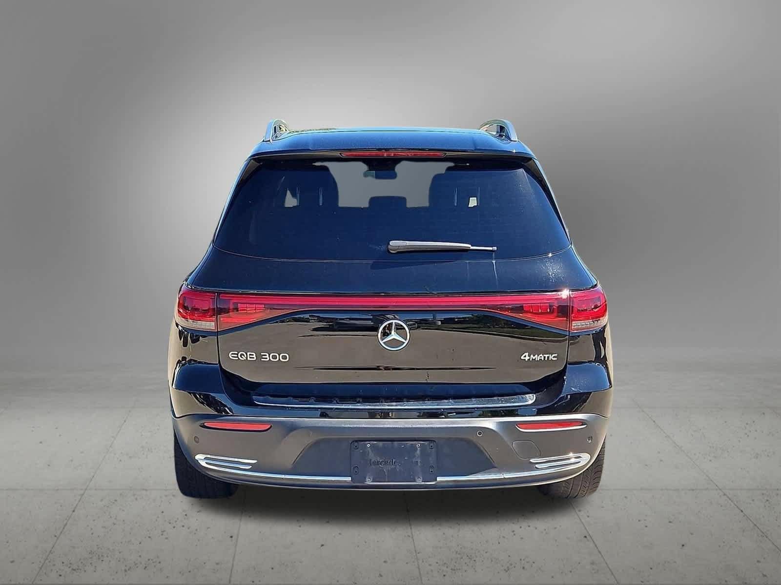 Used 2022 Mercedes-Benz EQB 300 4MATIC image 5