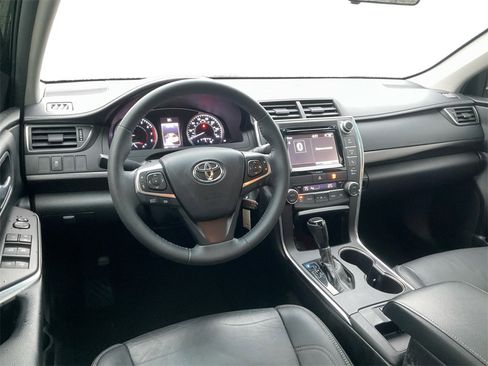 Used 2017 Toyota Camry XLE image 17