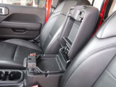 Certified 2022 Jeep Wrangler Unlimited Sahara image 19