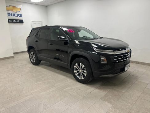 Used 2025 Chevrolet Equinox LT image 6