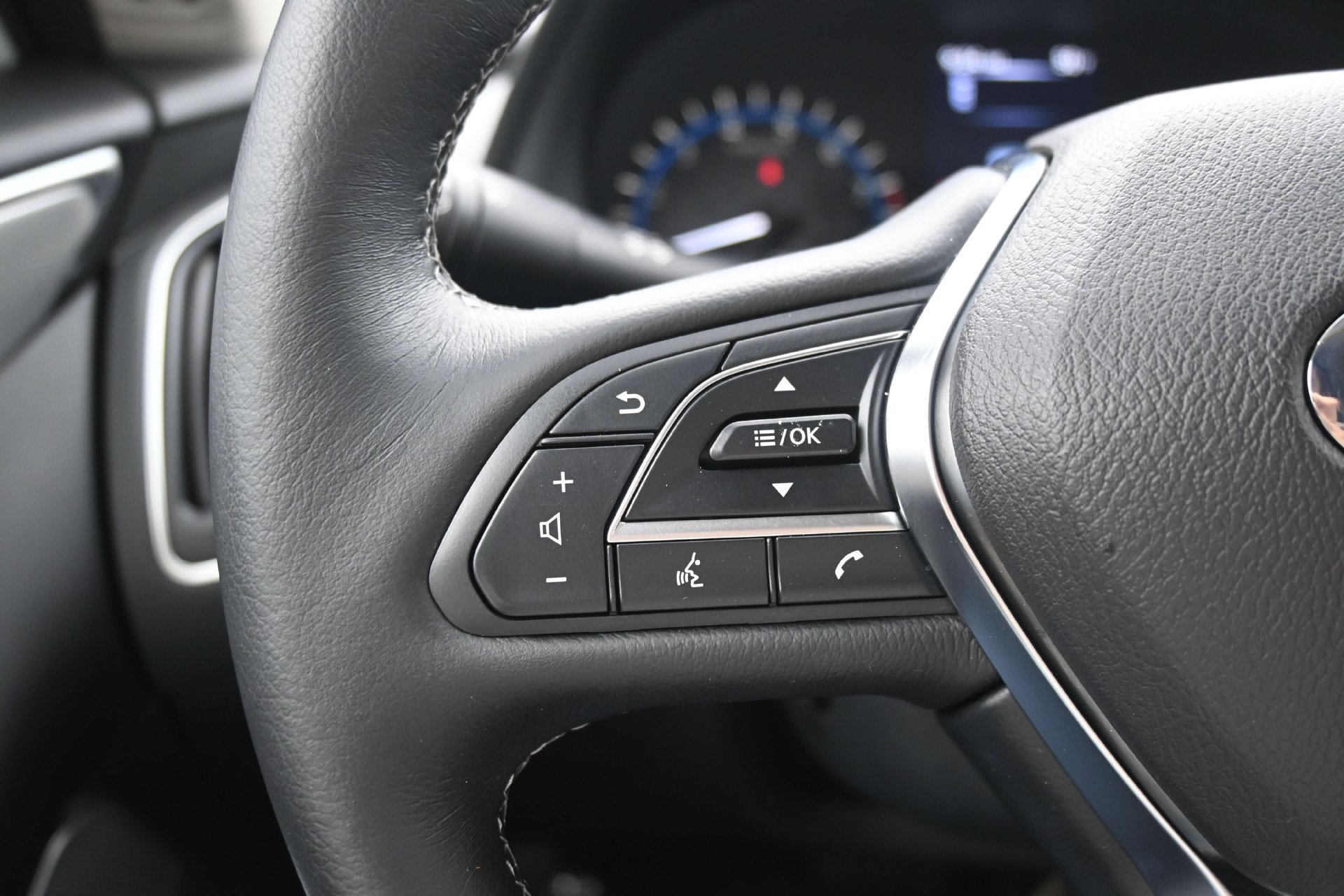 Used 2024 INFINITI Q50 Luxe AWD/4WD image 19