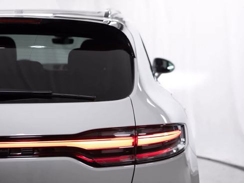 Certified 2026 Porsche Macan AWD/4WD image 21