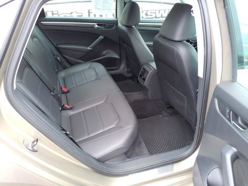 Used 2016 Volkswagen Passat 1.8T SE image 29