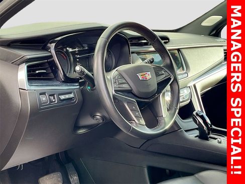 Used 2024 Cadillac XT5 Premium Luxury w/ Technology Package image 9