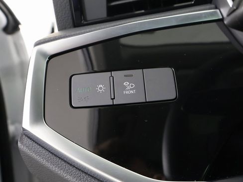 Used 2025 Audi Q3 2.0T Premium w/ Convenience Package image 27