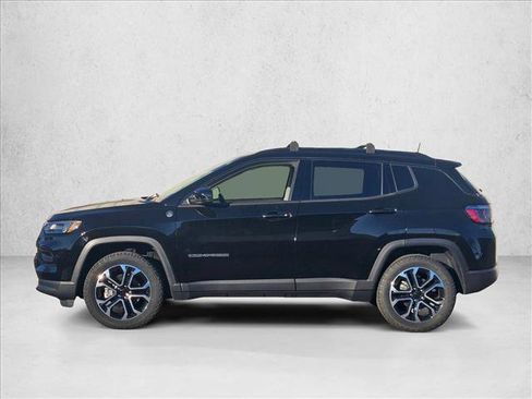 Used 2022 Jeep Compass Limited image 8