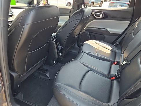 Certified 2024 Jeep Compass Limited AWD/4WD image 15