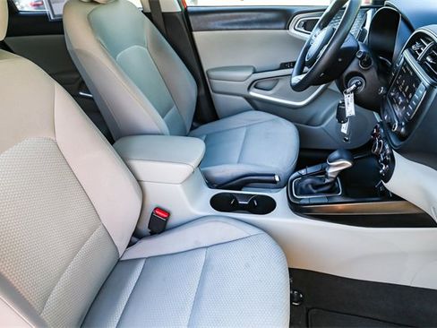 Certified 2023 Kia Soul LX w/ LX Technology Package image 15