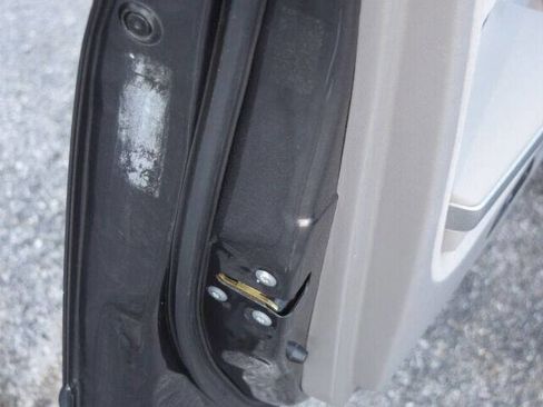 Used 2005 Nissan Maxima 3.5 SE image 27