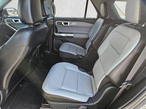 Used 2021 Ford Explorer XLT w/ Equipment Group 202A RWD image 20