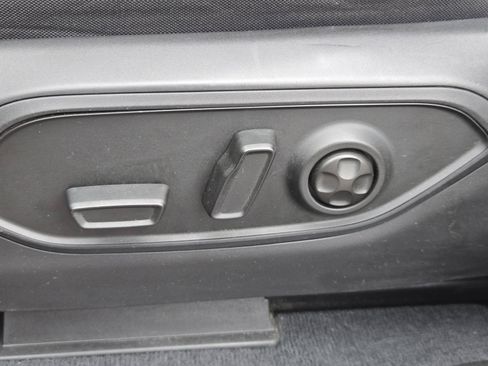 Used 2023 Jeep Grand Cherokee Laredo RWD image 23