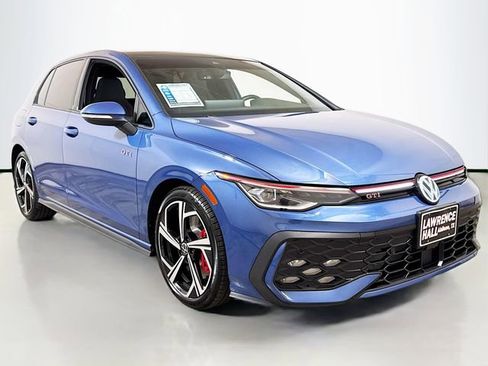 Used 2025 Volkswagen GTI SE FWD image 3