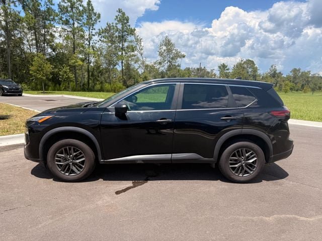 Used 2024 Nissan Rogue S FWD image 10