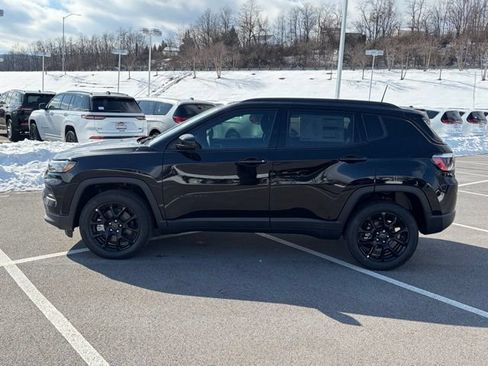 New 2026 Jeep Compass Latitude AWD/4WD image 4