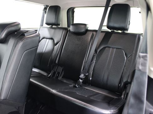 Used 2018 Ford Expedition Max Platinum AWD/4WD image 28