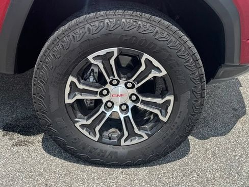 Used 2025 GMC Canyon AT4 AWD/4WD image 5