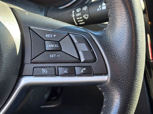 Used 2020 Nissan Rogue SV image 30